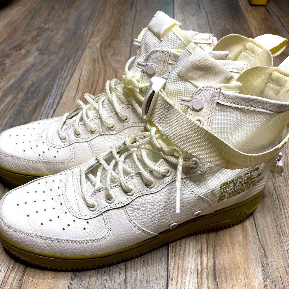 Air Force 1 Mid Ivory Olive